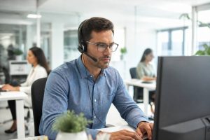 Définition GRC : comprendre la gestion de la relation client et ses enjeux commerciaux